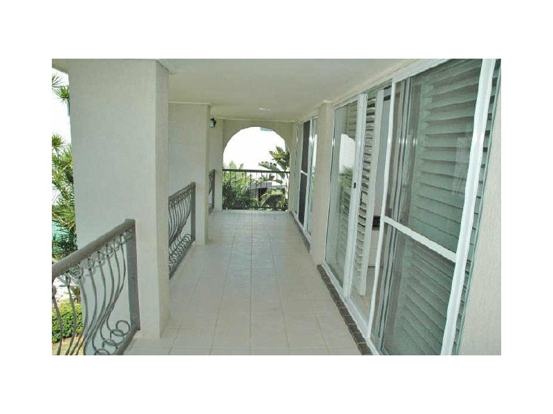 15 Marseille Ct, Bundall QLD 4217