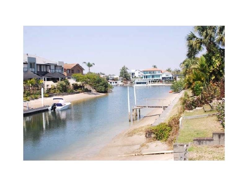 2/8 Havana Key, Broadbeach Waters QLD 4218