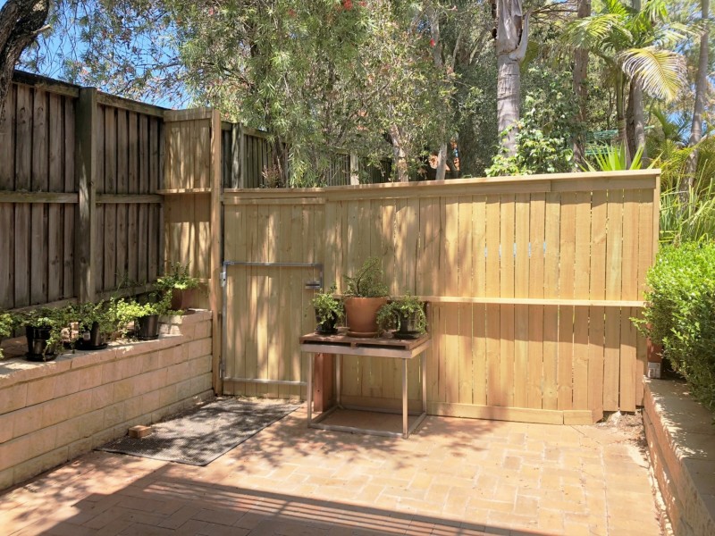 16a Carnarvon Drive, Frenchs Forest NSW 2086