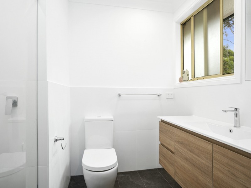 35b Carnarvon Drive, Frenchs Forest NSW 2086