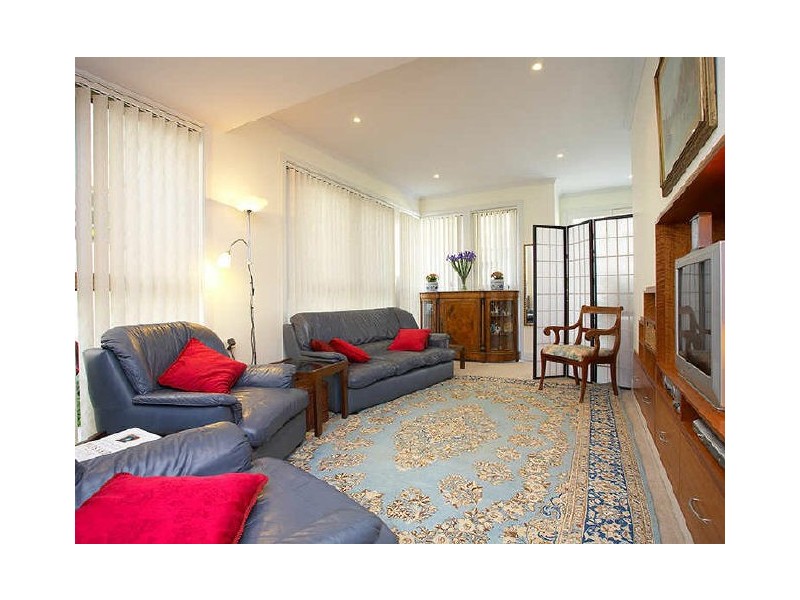 2/30 Blackbutts Road, Frenchs Forest NSW 2086