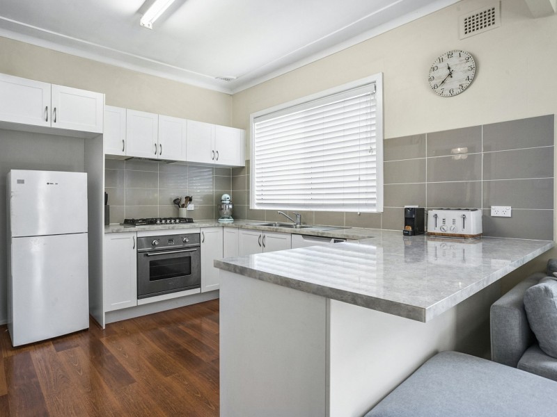 27 Pringle Avenue, Belrose NSW 2085