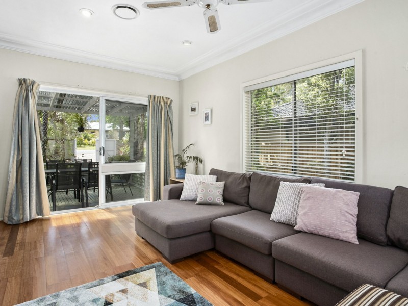 27 Pringle Avenue, Belrose NSW 2085