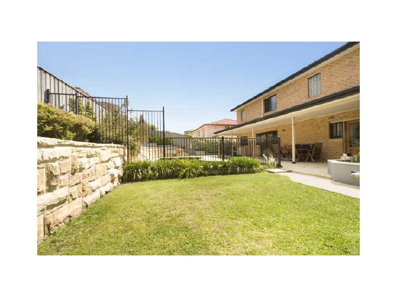 2 St Andrews Close, Belrose NSW 2085