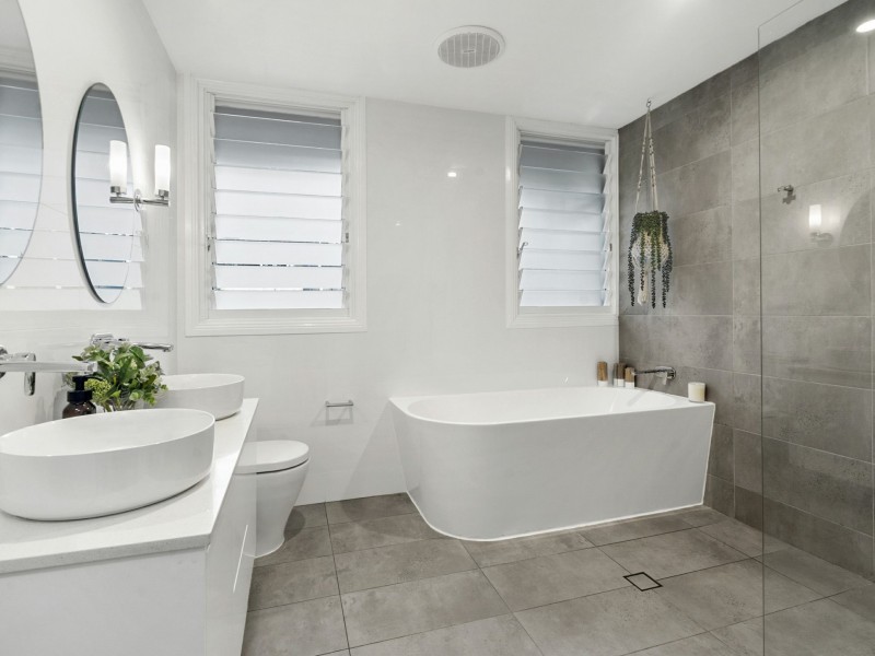 34 Holland Crescent, Frenchs Forest NSW 2086