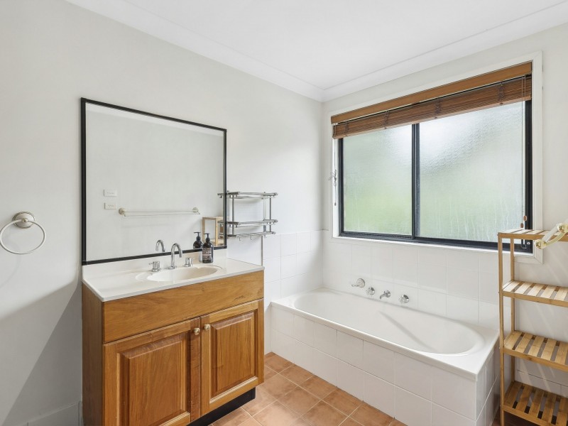 2D Valley Road, Forestville NSW 2087