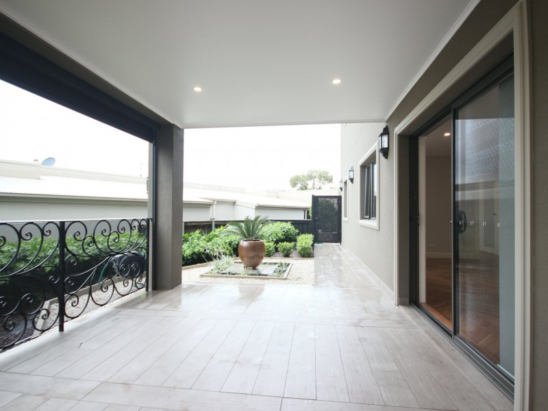 72a Carnarvon Drive, Frenchs Forest NSW 2086