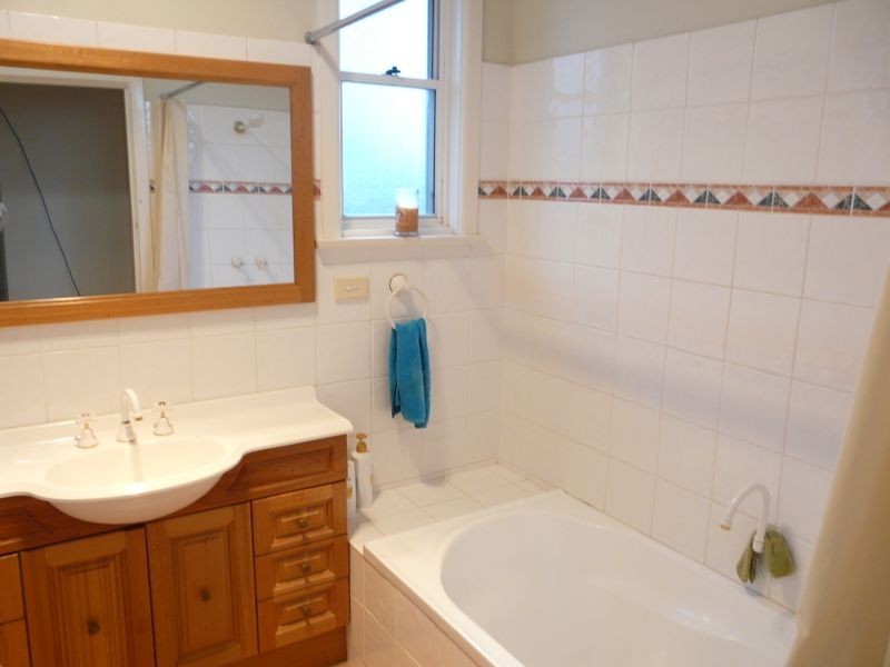 18 Dundilla Road, Frenchs Forest NSW 2086