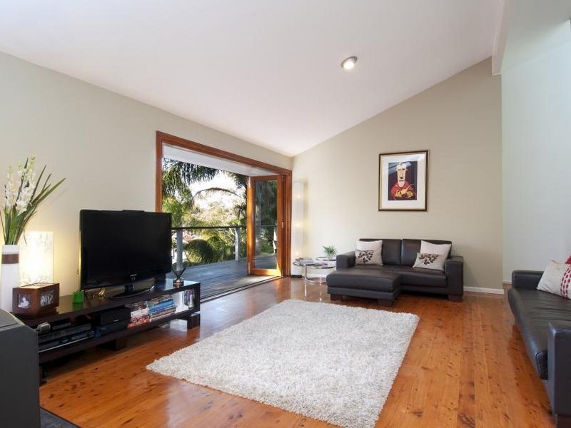 6 Pringle Avenue, Frenchs Forest NSW 2086