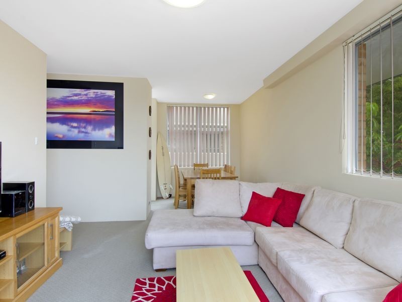 3/2 Holborn Avenue, Dee Why NSW 2099