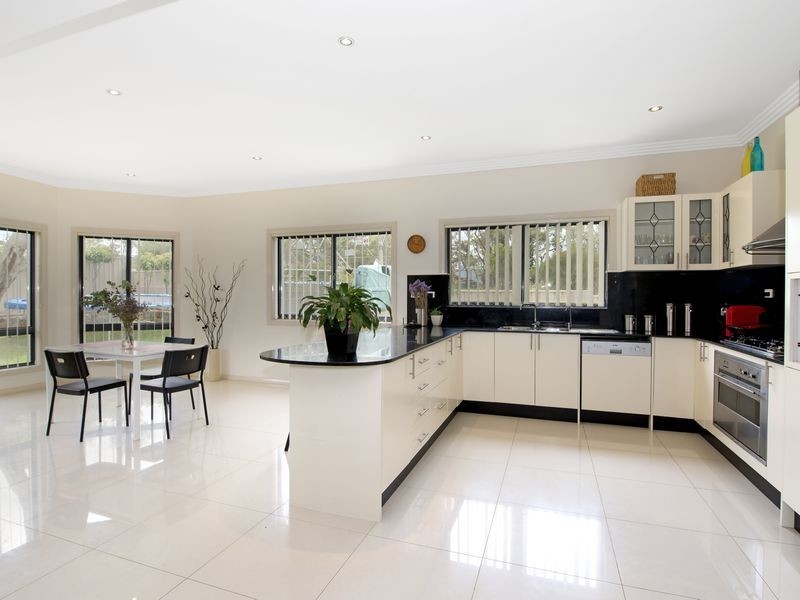 10 Laurie Place, Belrose NSW 2085