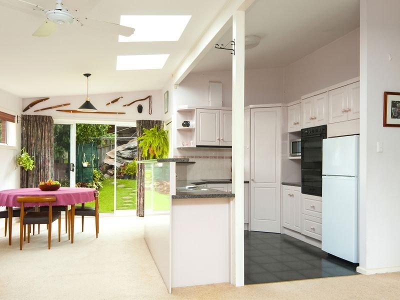 5 Windermere Place, Wheeler Heights NSW 2097