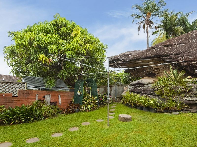 5 Windermere Place, Wheeler Heights NSW 2097