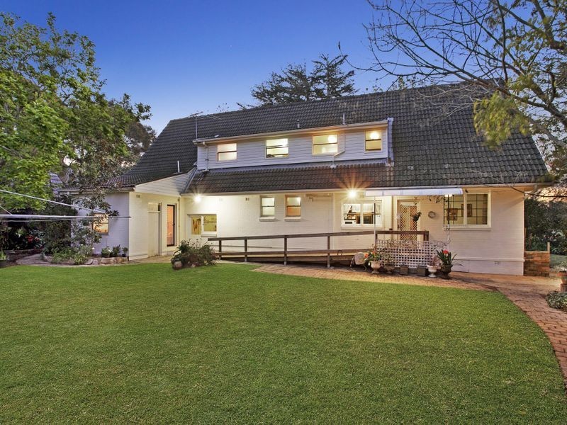 36 Pringle Avenue, Belrose NSW 2085