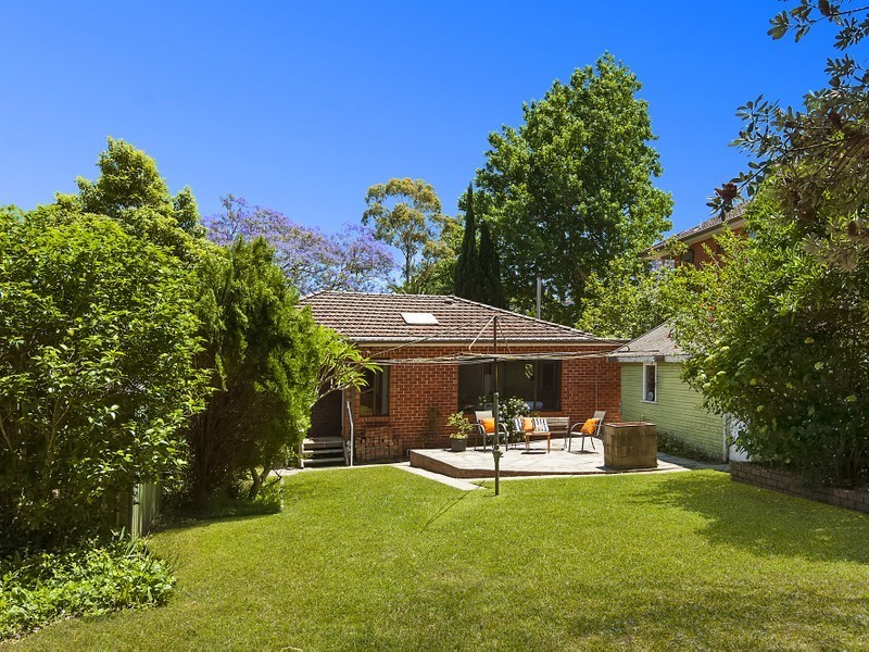 2 Newton Parade, Forestville NSW 2087