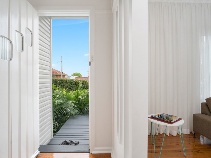 6 Neale Avenue, Forestville NSW 2087