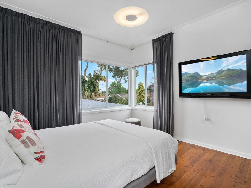 6 Neale Avenue, Forestville NSW 2087