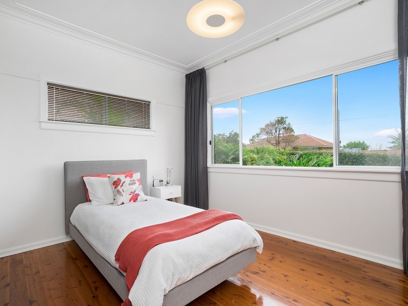 6 Neale Avenue, Forestville NSW 2087