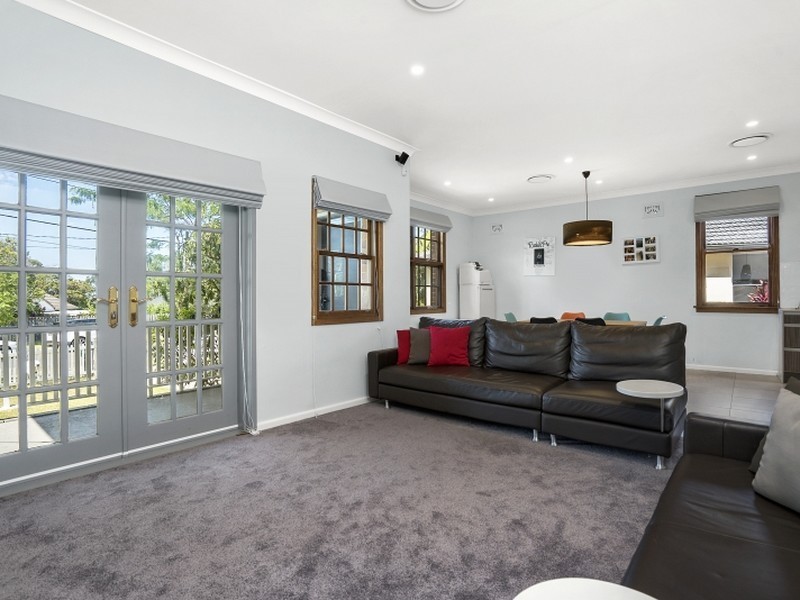 60 Karingal Crescent, Frenchs Forest NSW 2086