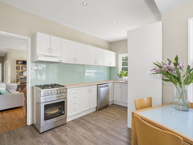 102 Prince Charles Road, Frenchs Forest NSW 2086