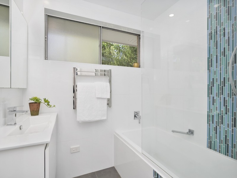 27 Bimbadeen Crescent, Frenchs Forest NSW 2086