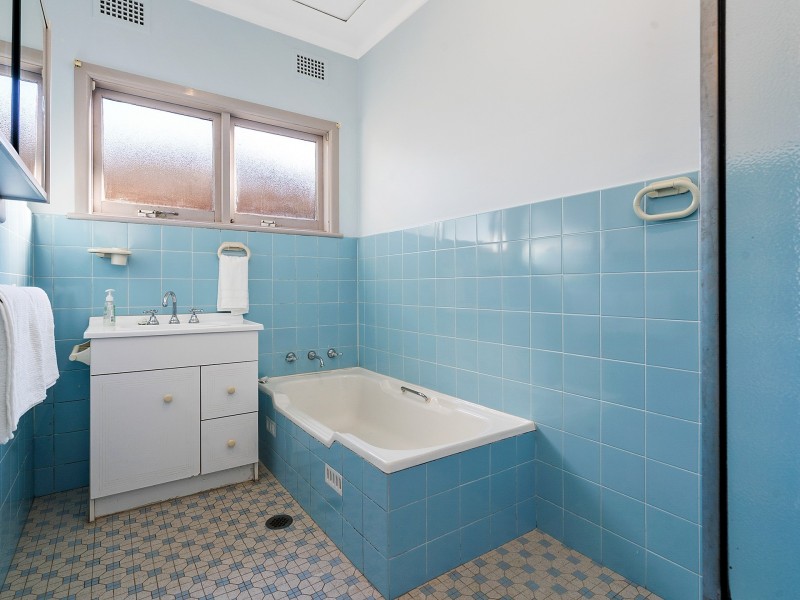 27 Pringle Avenue, Belrose NSW 2085