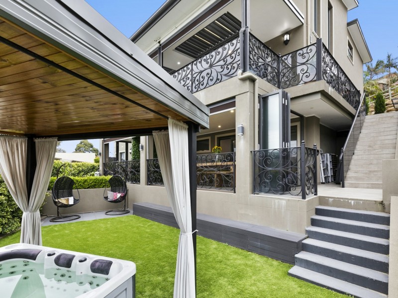 72 Carnarvon Drive, Frenchs Forest NSW 2086