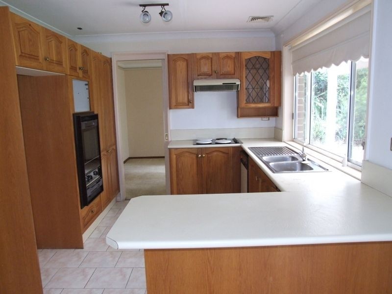 10 Kimberley Ct, Bella Vista NSW 2153