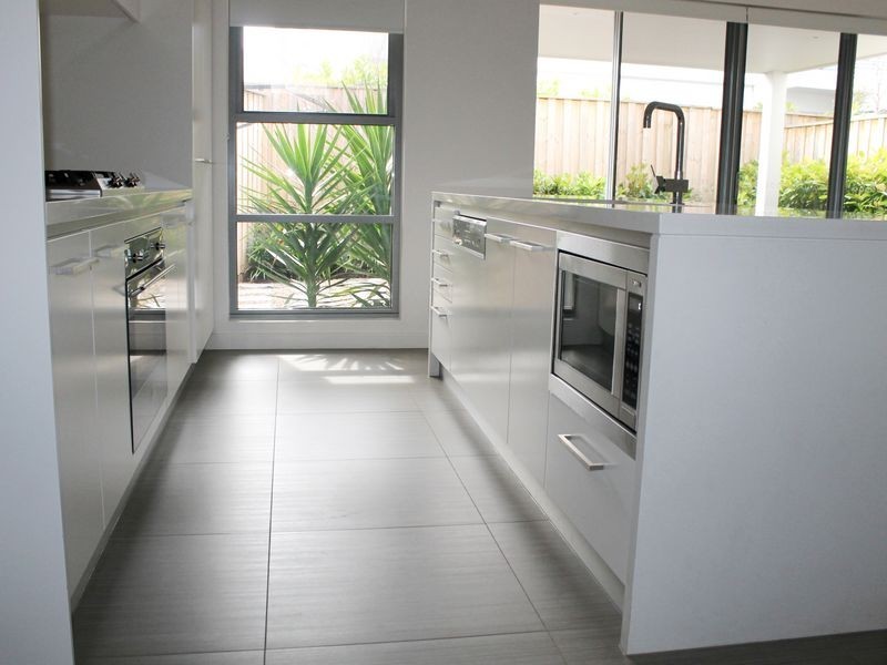 64 Central Park Ave, Bella Vista NSW 2153