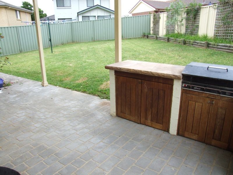 7 Finch Pl, Glenwood NSW 2768