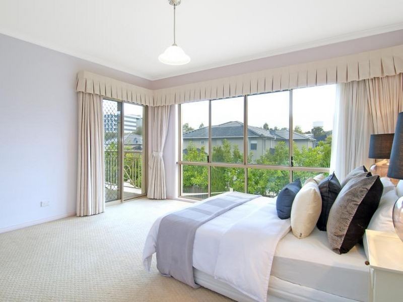 6 Middlebrook Rise, Bella Vista NSW 2153