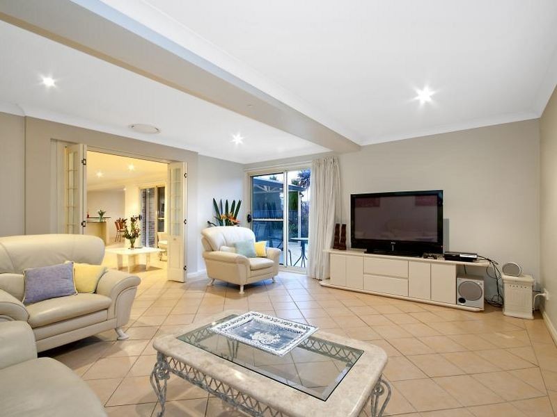 4 Woodstream Crescent, Castle Hill NSW 2154