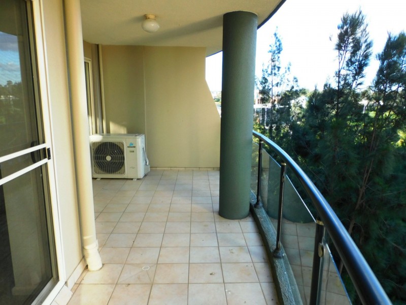 708/91a Bridge Street, Westmead NSW 2145