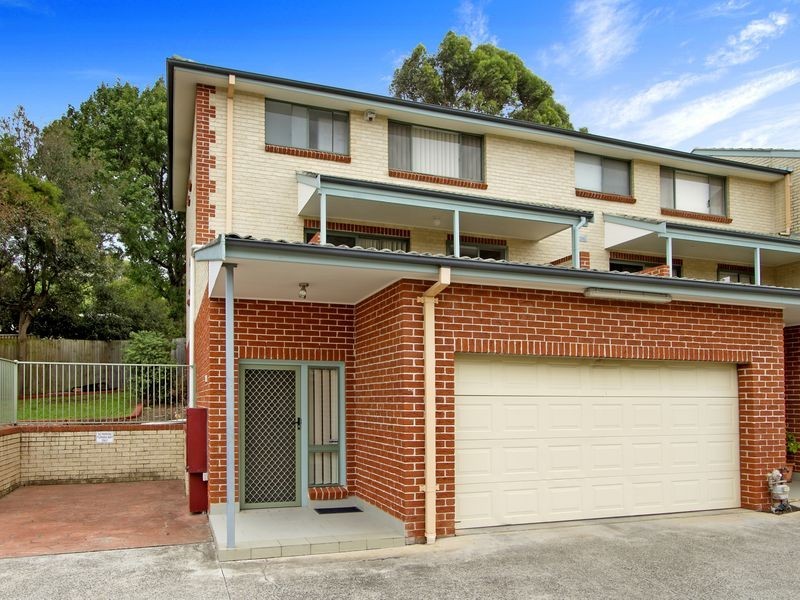 13/11 Watkins Rd, Baulkham Hills NSW 2153