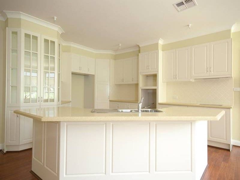 24 Brae Pl, Castle Hill NSW 2154