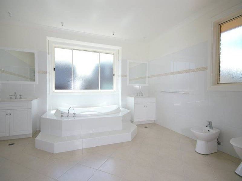 24 Brae Pl, Castle Hill NSW 2154