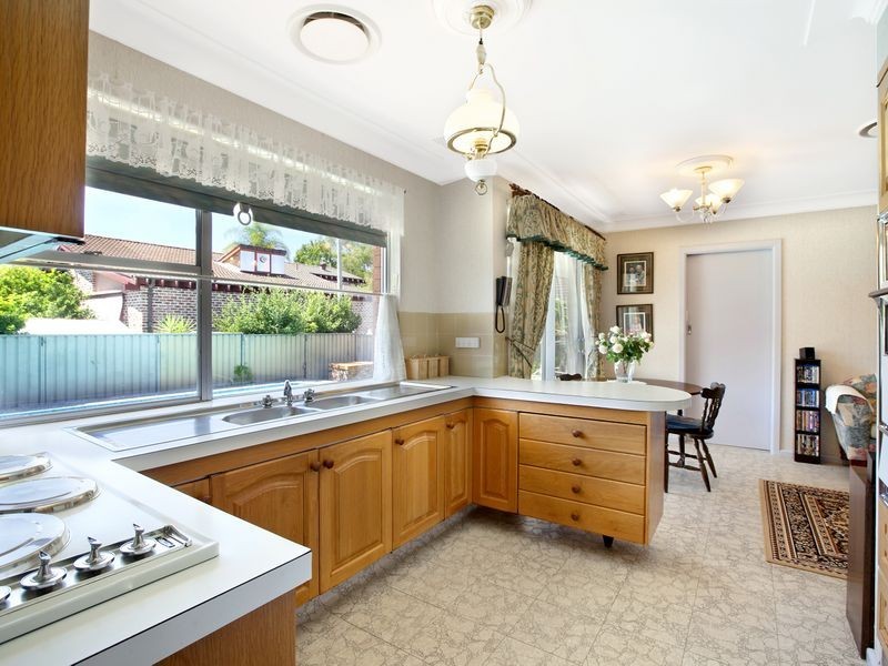 8 Karabil Crescent, Baulkham Hills NSW 2153