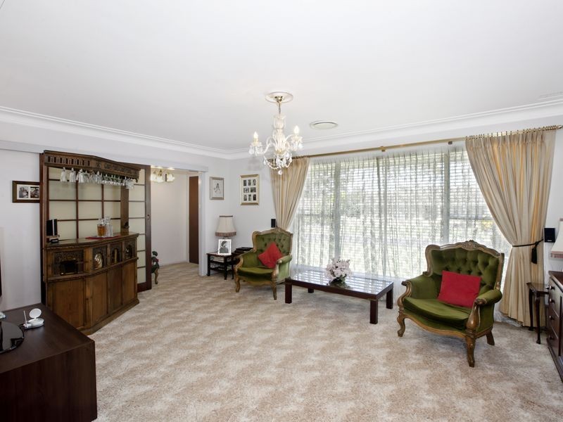 8 Karabil Crescent, Baulkham Hills NSW 2153