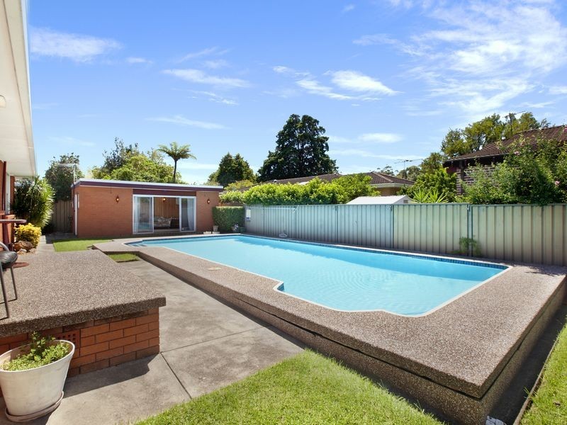 8 Karabil Crescent, Baulkham Hills NSW 2153