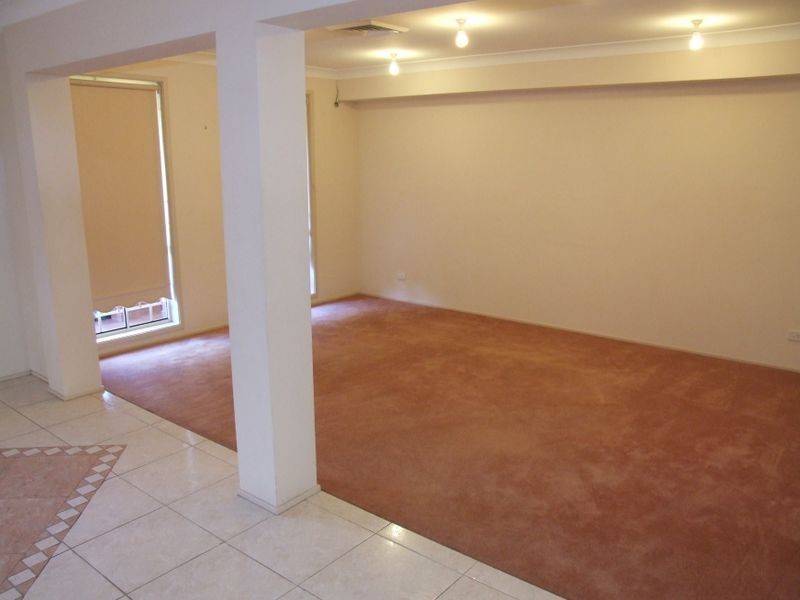 25 James Mileham Dr, Kellyville NSW 2155