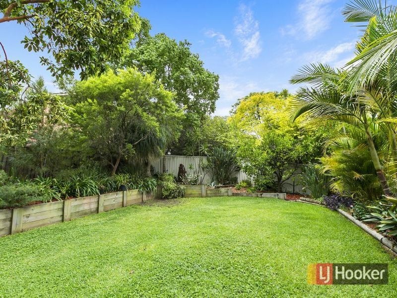 80 Crestwood Dr, Baulkham Hills NSW 2153