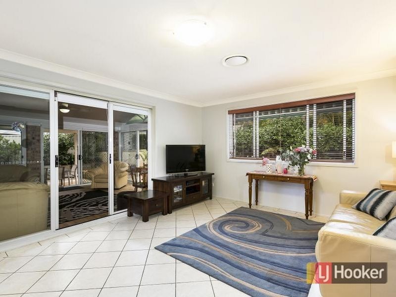 80 Crestwood Dr, Baulkham Hills NSW 2153