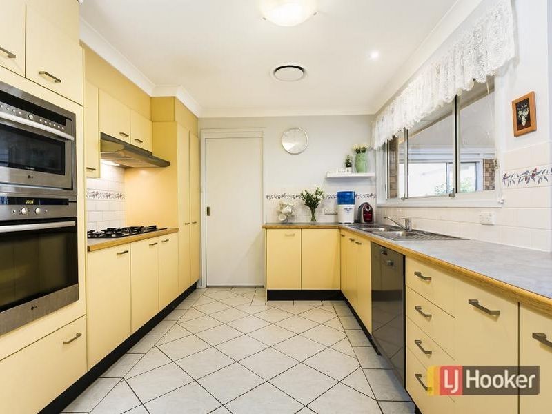 80 Crestwood Dr, Baulkham Hills NSW 2153