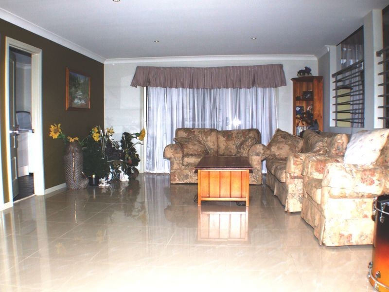 85 Edgewater Dr, Bella Vista NSW 2153