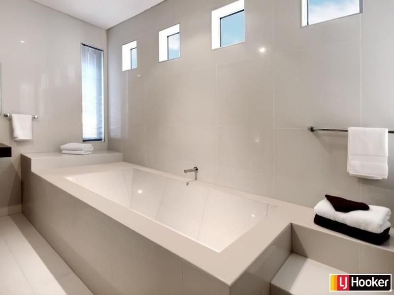 7 Ashburn Close, Bella Vista NSW 2153