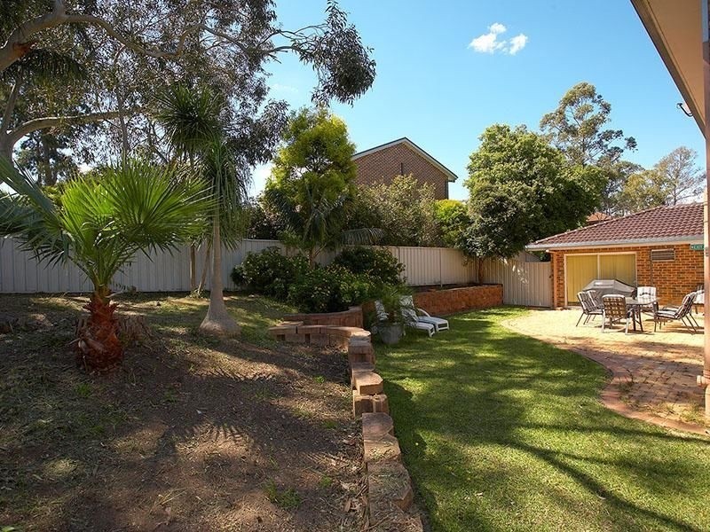 4 Bishopsgate Ave, Castle Hill NSW 2154
