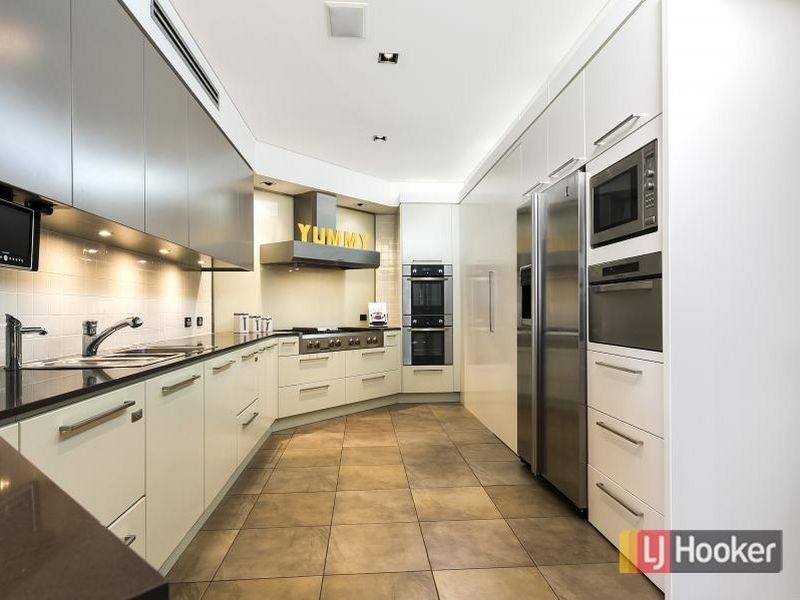 16 Brighton Drive, Bella Vista NSW 2153