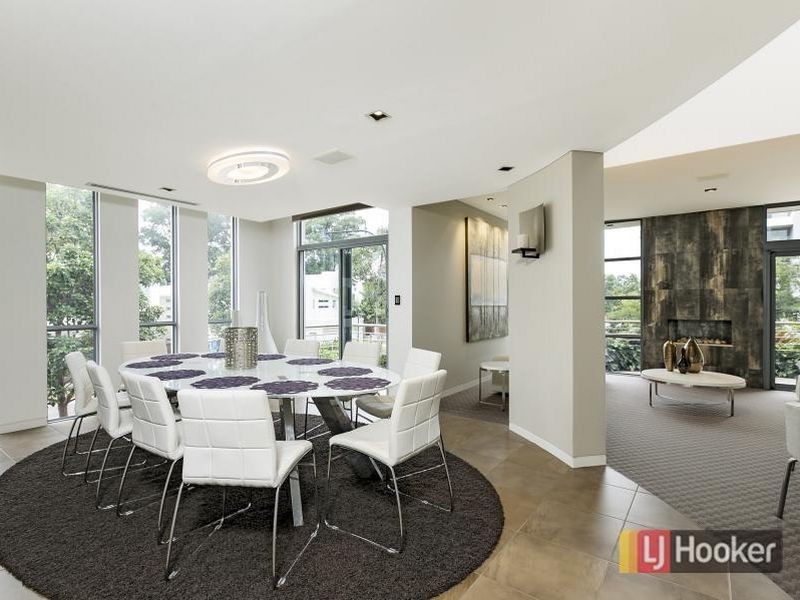 16 Brighton Drive, Bella Vista NSW 2153