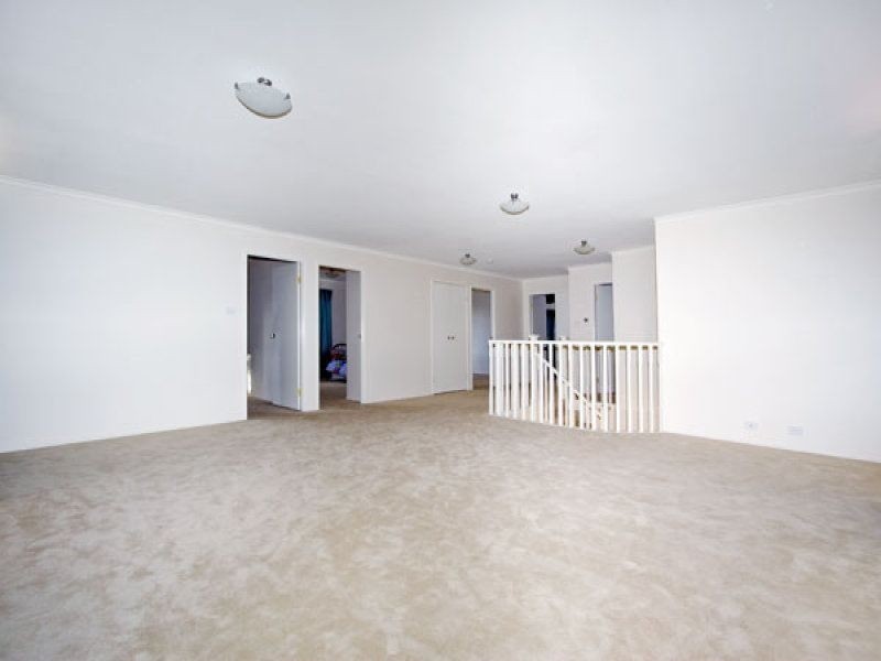 6 Teatree Pl, Beaumont Hills NSW 2155