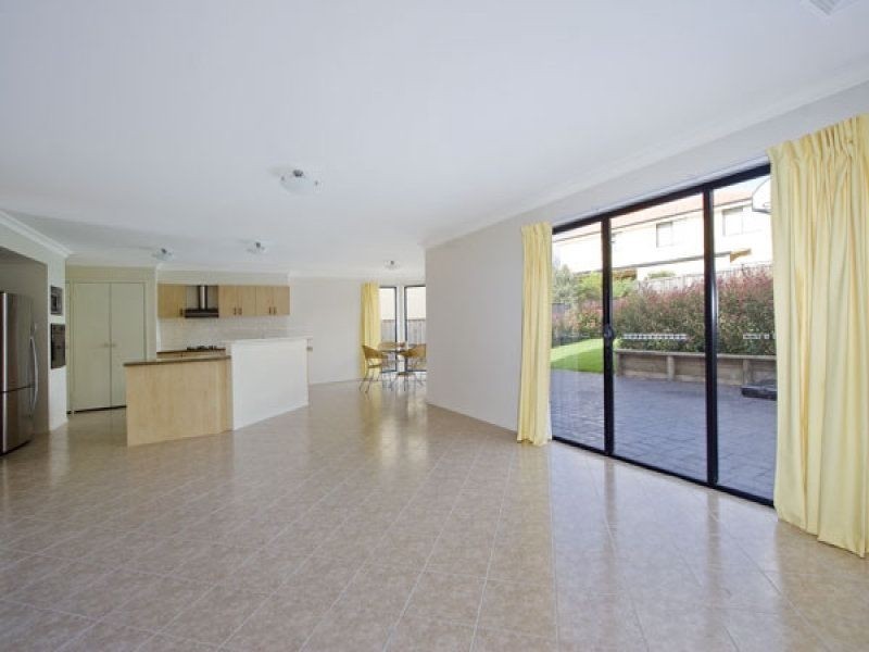 6 Teatree Pl, Beaumont Hills NSW 2155